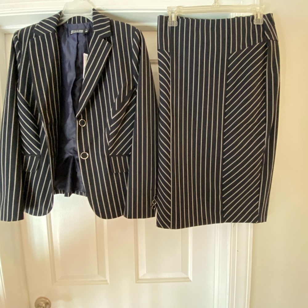 Skirt suit set